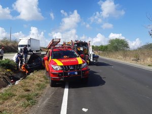 Acidente na BR-101 deixa uma vítima fatal e três feridos em Porto Real do Colégio