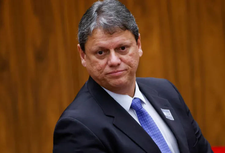 Governador de SP, Tarcísio de Freitas vai ganhar título de comendador de Alagoas