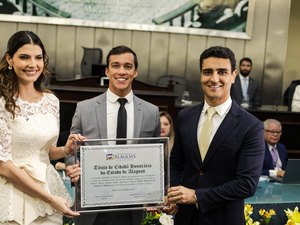 ALE concede Título de Cidadã Honorária à primeira-dama de Maceió, Marina Cândia