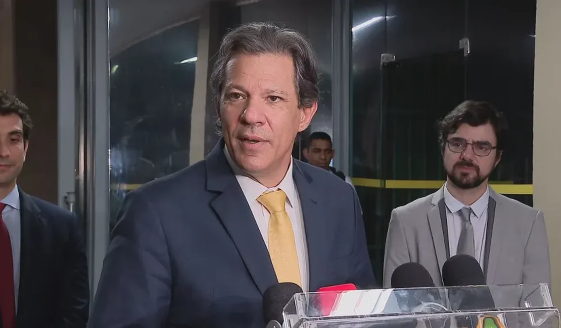 Melhora da economia é resultado de harmonia entre Poderes, mas falta BC se somar a este esforço, diz Haddad