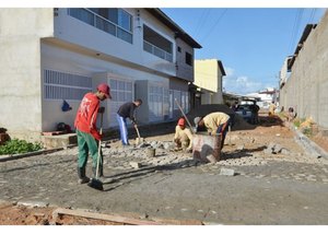 Prefeitura de Maragogi inicia pavimentação de ruas da região do Centro