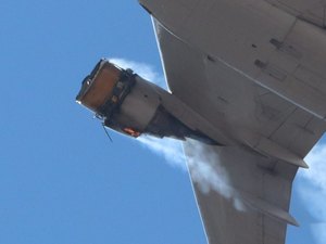 Aeronave sofre pane em turbina e derruba destroços antes de pousar nos EUA