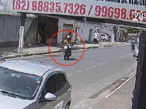 [Vídeo] Polícia Civil divulga imagens de rapaz que furtou moto dentro de mercado