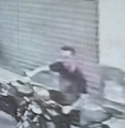 Motocicleta é furtada em frente à ginásio no Conjunto Cleto Marques Luz, em Maceió