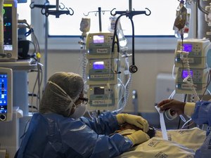 AL tem estoque de kit intubação, mas Sesau alerta para aumento diário de ocupação