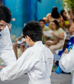 Deputado Fabio Costa participa de formatura de judocas do Instituto Tiago Camilo