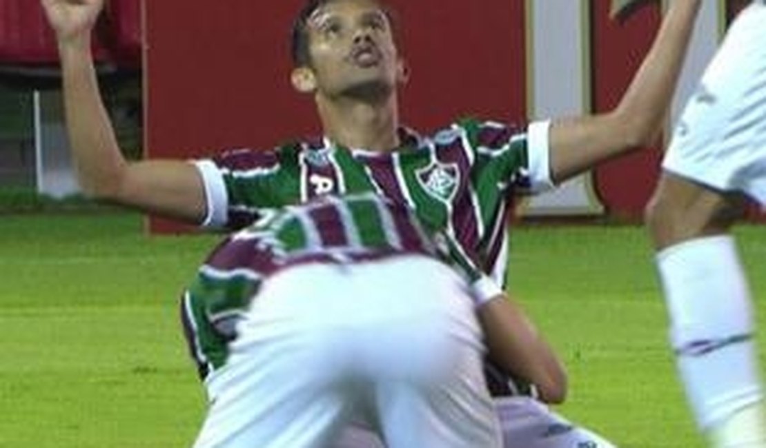 Ponte Preta e Fluminense vencem e avançam de fase