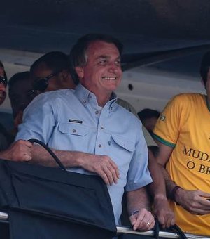 “Aviso aos canalhas: não serei preso”, diz Bolsonaro a apoiadores