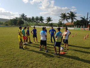 Aulas da Escolinha Craques Canoenses começam nesta quinta (19) em Lagoa da Canoa