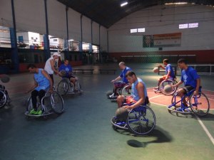 Governo do Estado entregará cadeiras de rodas especiais a atletas do basquete