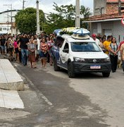 Comoção marca despedida de pai e filho sepultados em Delmiro Gouveia
