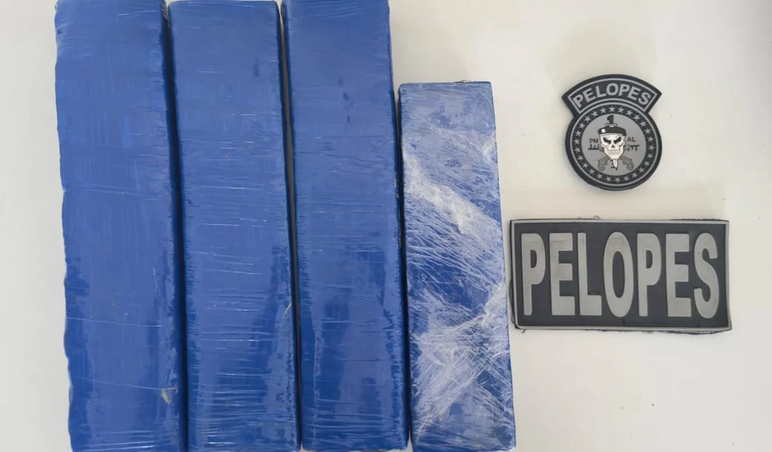 Casal é preso por tráfico de drogas durante abordagem em Arapiraca