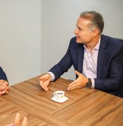 Renan Filho visita líder da Assembleia de Deus em Alagoas de olho no voto evangélico