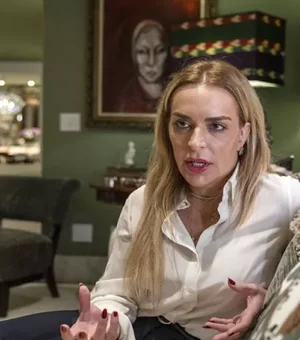 Roberta Luchsinger cita 'aero Lula', FAB e sala do presidente em mensagens