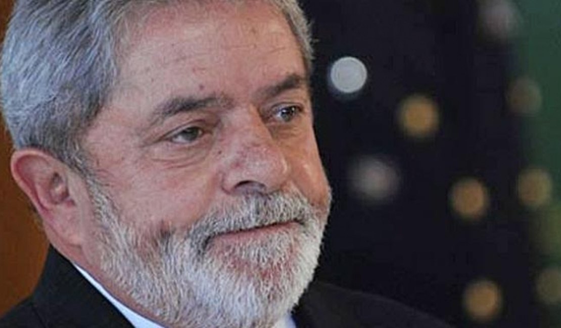 Lula diz 'estar indignado com as coisas que estão acontecendo no país'