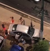 Motorista embriagado colide contra cinco carros estacionados e acaba preso, em Maceió