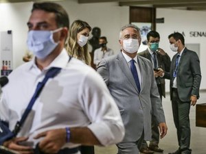 Renan e Flávio Bolsonaro voltam a trocar ataques públicos sobre investigações da CPI da Covid