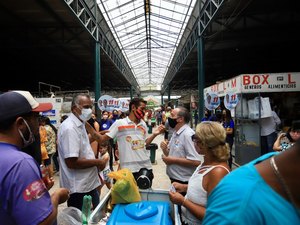 Durante agenda de campanha, Tarcizo Freire visita Mercado Público