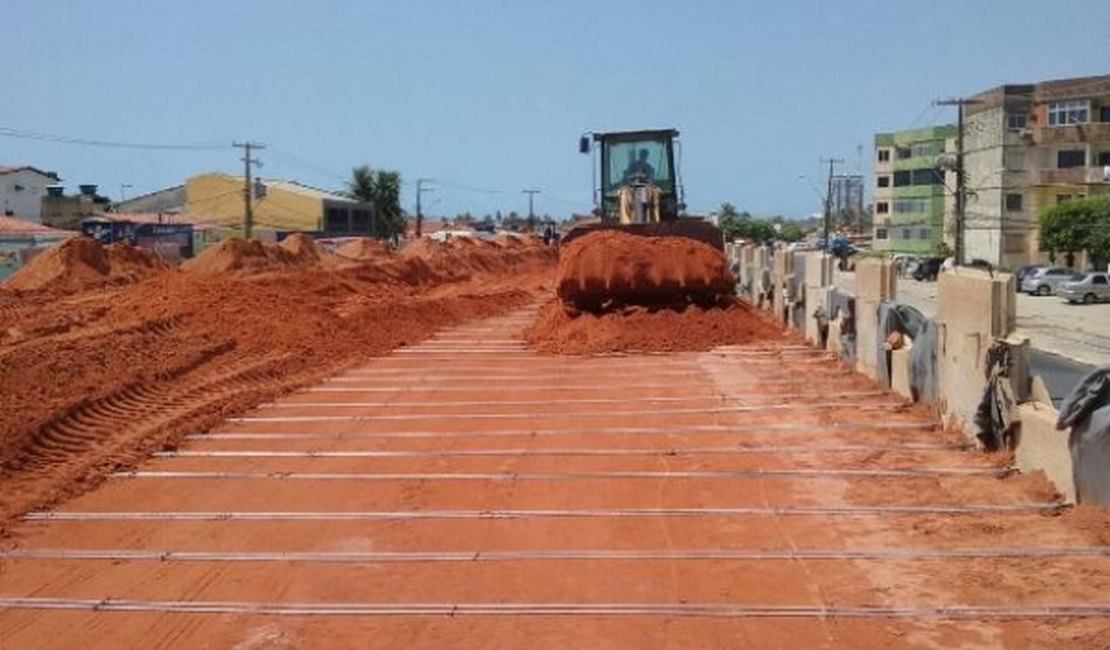 Obras do viaduto da AL-101 Norte, em Jacarecica, estão 80% concluídas