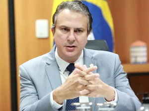 Sob pressão, ministro da Educação anuncia suspensão do cronograma da Reforma do Ensino Médio