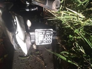 Motociclista perde o controle, capota e provoca colisão na AL-101 Norte 