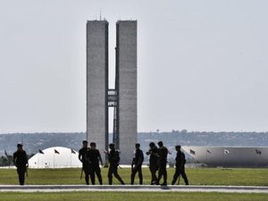 Atraso no Orçamento põe em risco salários de servidores e militares