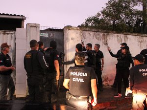 [Vídeo]: Polícia Civil realiza megaoperação e prende mais de 20 pessoas em AL