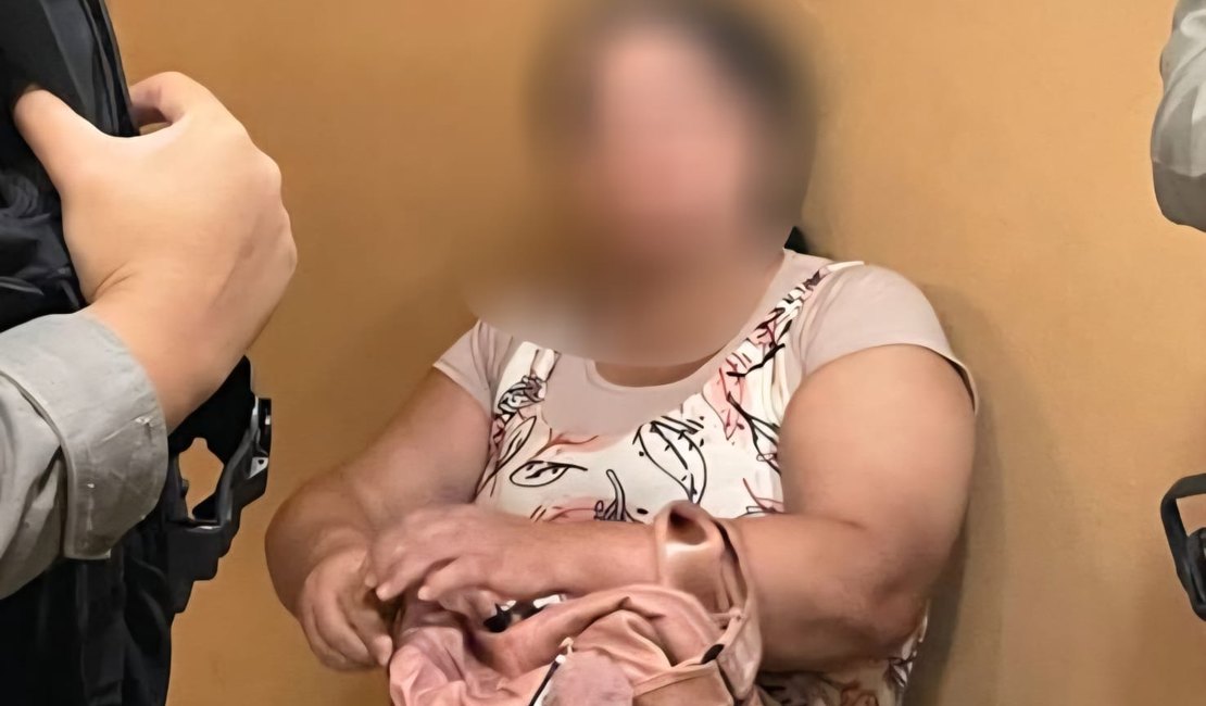 Mulher é presa após tentar raptar bebê de sete meses em shopping de Maceió