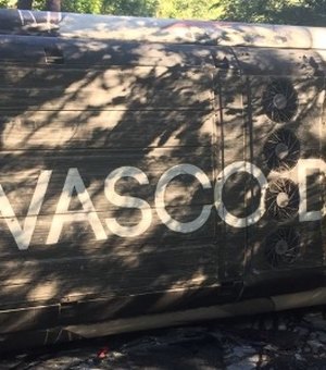 Acidente com ônibus do sub-17 do Vasco deixa nove feridos