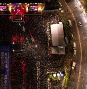 Gustavo Mioto e Ana Castela sobem ao palco no segundo dia do São João Massayó