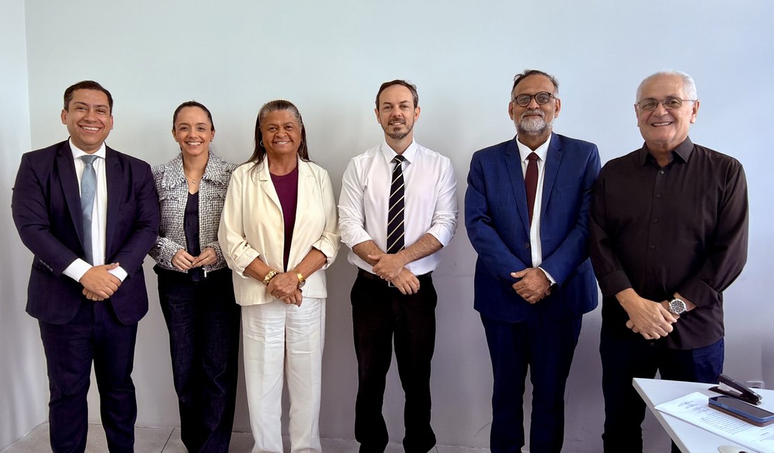 Prefeitura de Palmeira inicia estudos para realização de novo concurso público