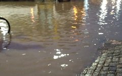 Águas invadiram ruas de Jacuípe nesta quarta-feira