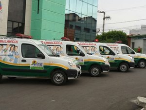 Veridiano  Almir entrega novas ambulâncias para Feira Grande