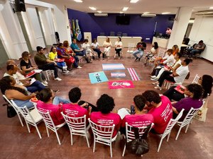 Teca Nelma articula reunião na Câmara contra projeto de lei que proíbe transição de gênero em Maceió