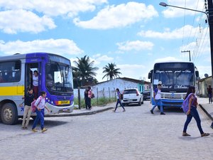 São Sebastião investe no transporte escolar e disponibiliza mais de 50 ônibus para atender estudantes da rede municipal