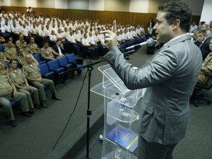 Renan Filho pede firmeza e serenidade a novos militares
