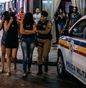 Briga por cliente termina com três mulheres levadas à delegacia em 'cabaré' de Maceió