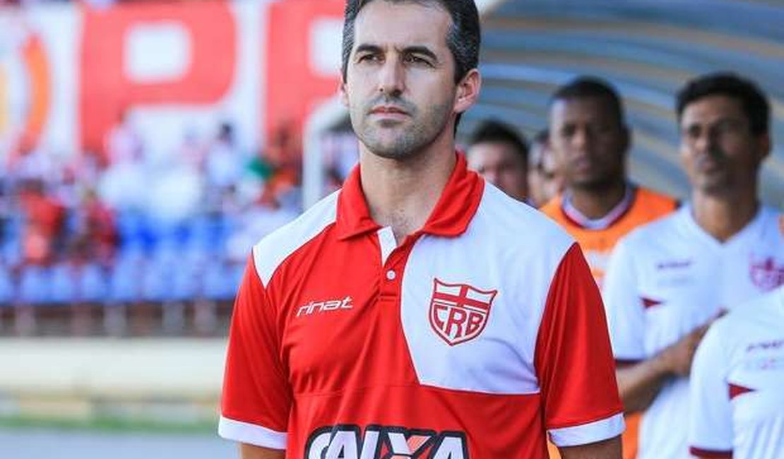 Após quarta derrota, Léo Condé deixa comando do CRB; Mazola Júnior é o favorito