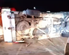 Acidente deixa caminhão tombado na rodovia AL-115, em Igaci, na noite desta segunda (23)