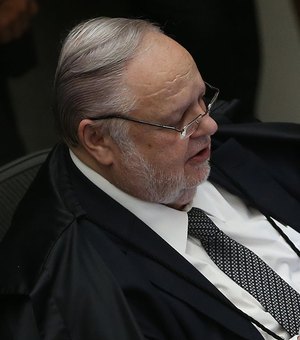Ministro Felix Fischer vota por reduzir pena de Lula no caso tríplex