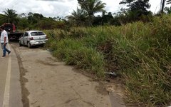 Carro capota e deixa feridos em Matriz de Camaragibe