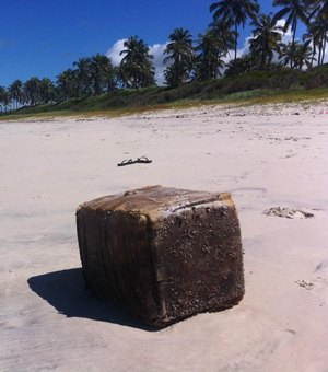 Novas caixas são encontradas em praias de Alagoas 