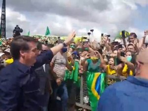 Crise muda de patamar com pressão de Bolsonaro sobre o STF