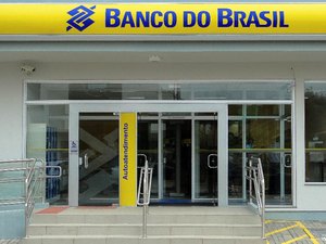 Bancos podem ser proibidos de reter salário de trabalhador para o pagamento de empréstimo