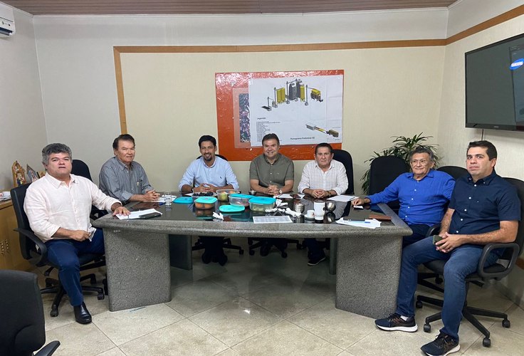 Em Arapiraca, Rodrigo Cunha é recebido pela diretoria do Grupo Coringa