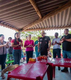 Prefeito Gilberto Gonçalves anuncia entrega de posse de terras para 72 famílias do Assentamento Canoé