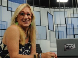 Laerte será transferida de UTI para quarto após melhora em quadro