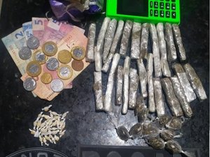 Homem é preso com maconha, crack dinheiro em residência