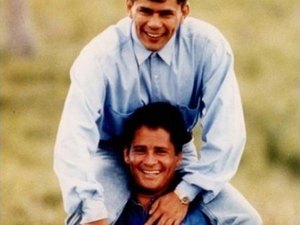 Leonardo fala dos 20 anos sem Leandro: 'Lembro dele todos os dias'