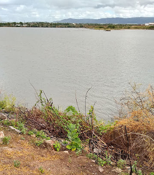 Corpo emerge em açude de Delmiro Gouveia e bombeiros são acionados